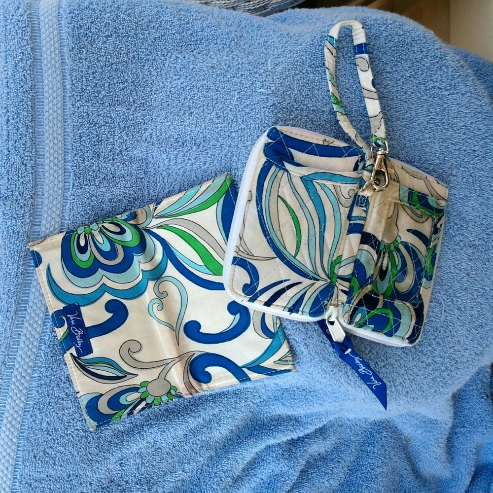 Vera Bradley Credit Card Wristlet & CheckBook Mediterranean Pat. 2 PC. Retired